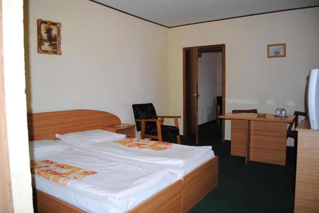 Hotel West Scheia Ruang foto