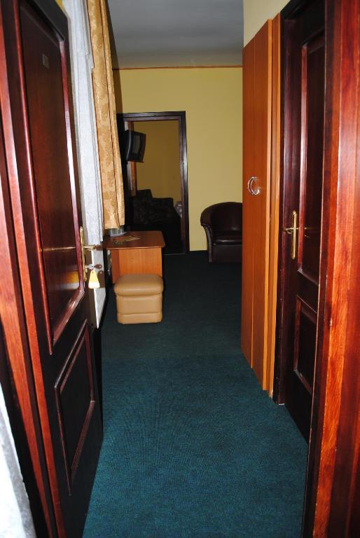 Hotel West Scheia Ruang foto