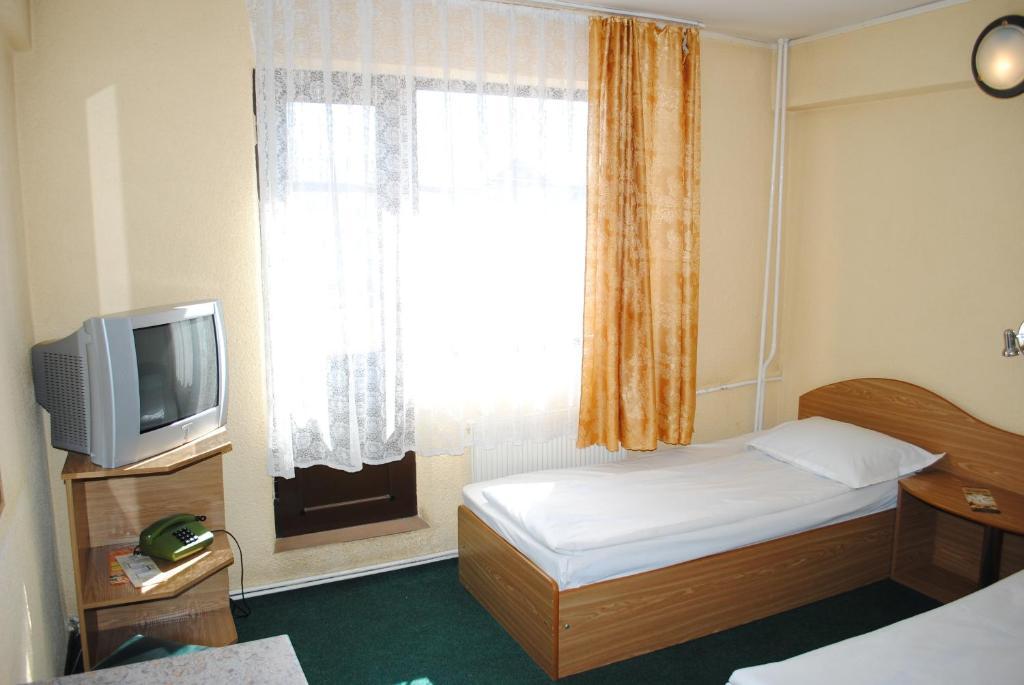 Hotel West Scheia Ruang foto