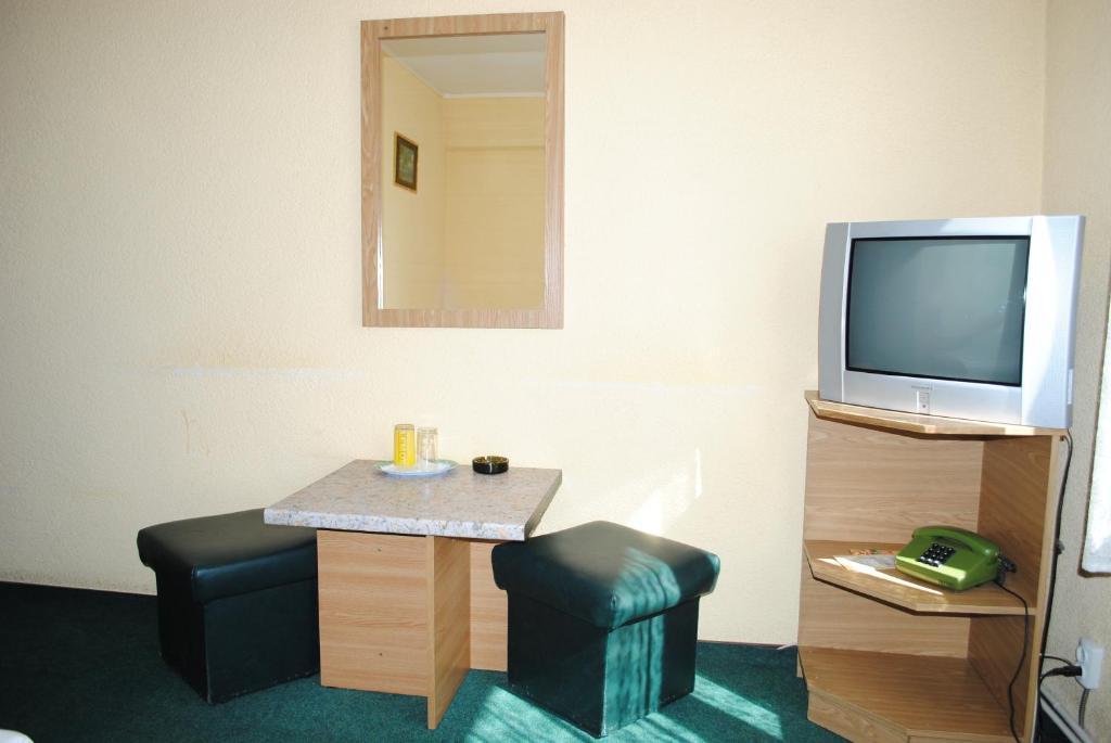 Hotel West Scheia Ruang foto