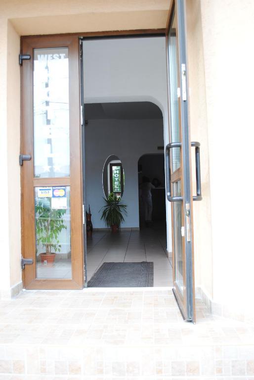 Hotel West Scheia Bagian luar foto