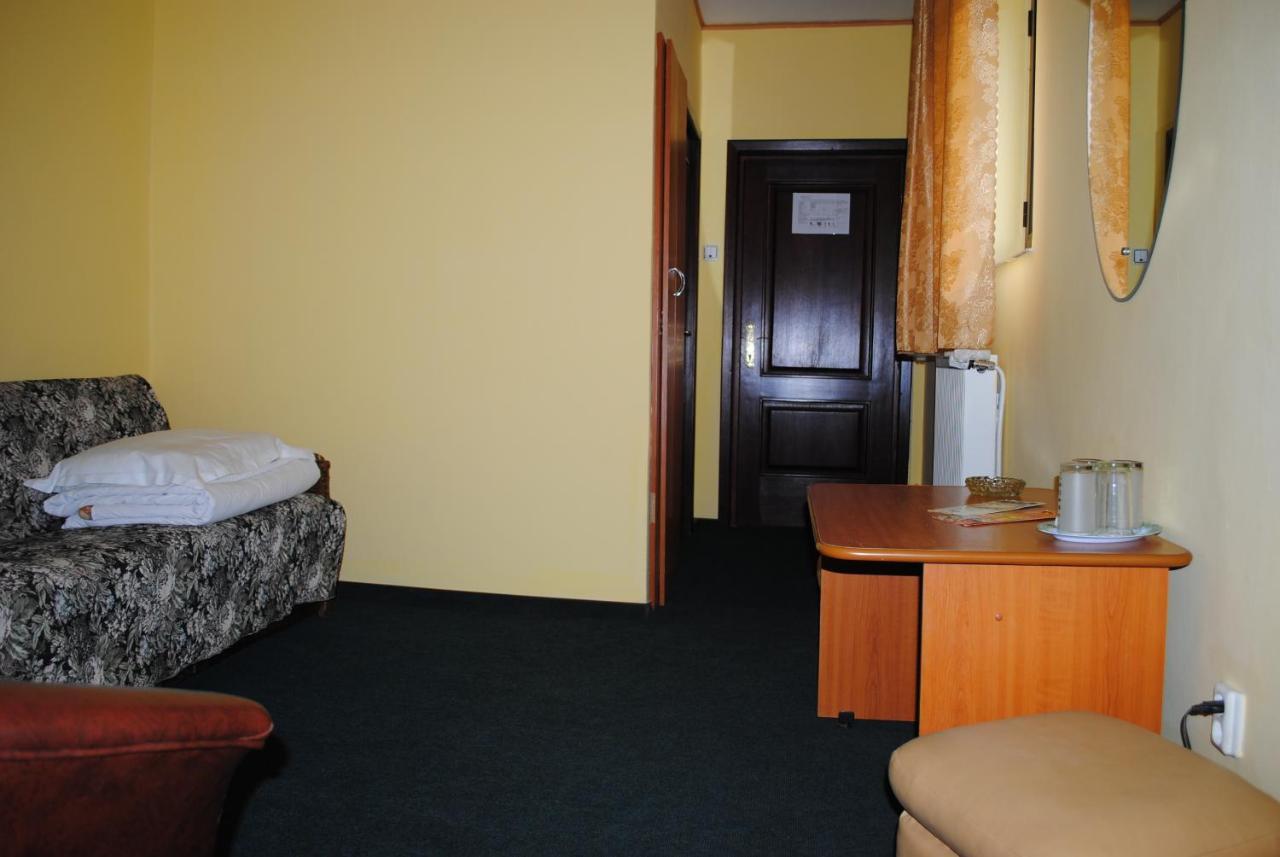 Hotel West Scheia Ruang foto